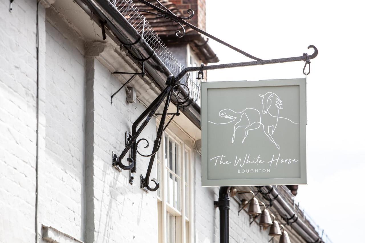 ホテル The White Horse フェイバーシャム エクステリア 写真